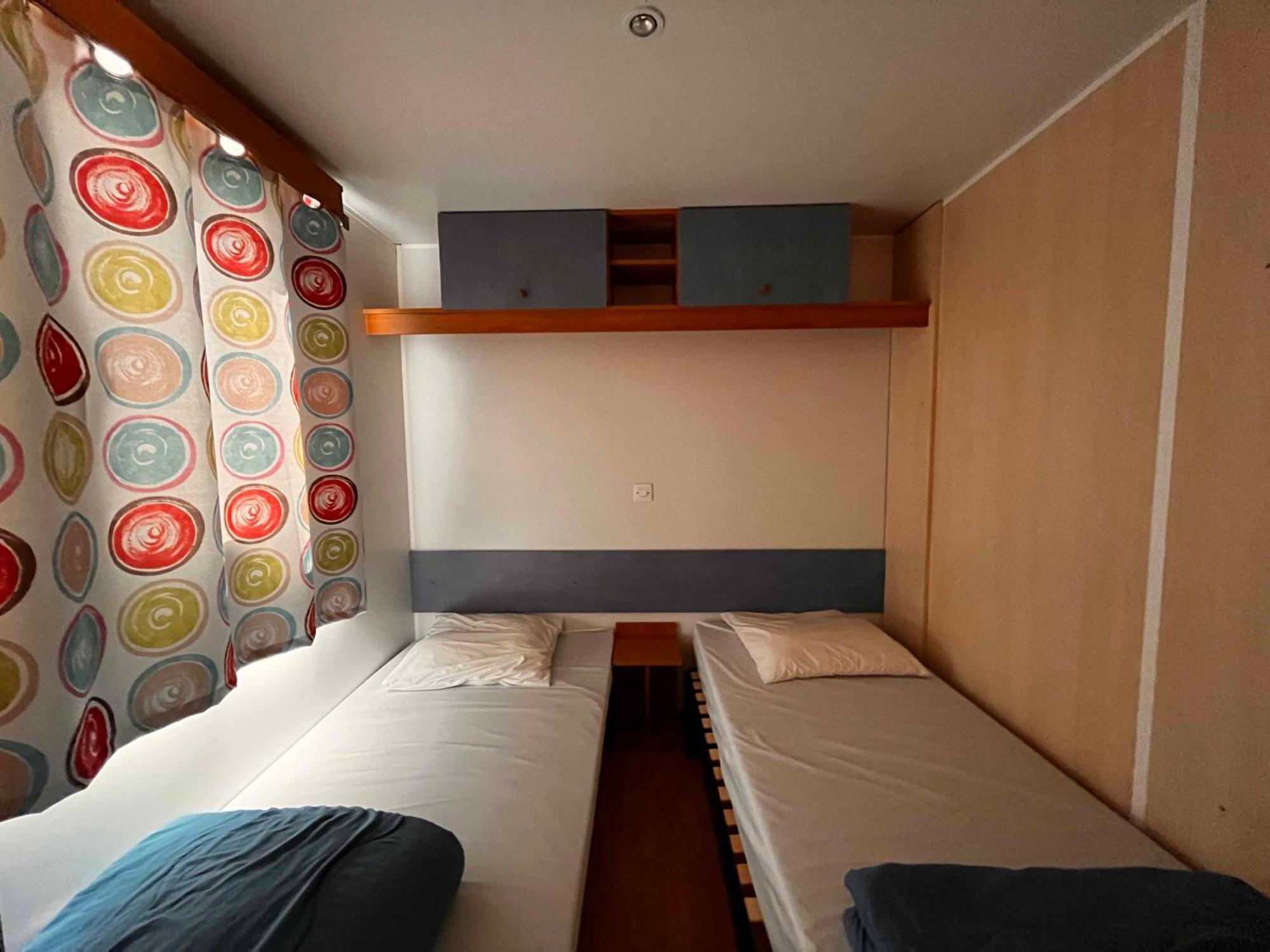 Camping Paradis Family Les Rives De L'Herault Gignac  Kamer foto