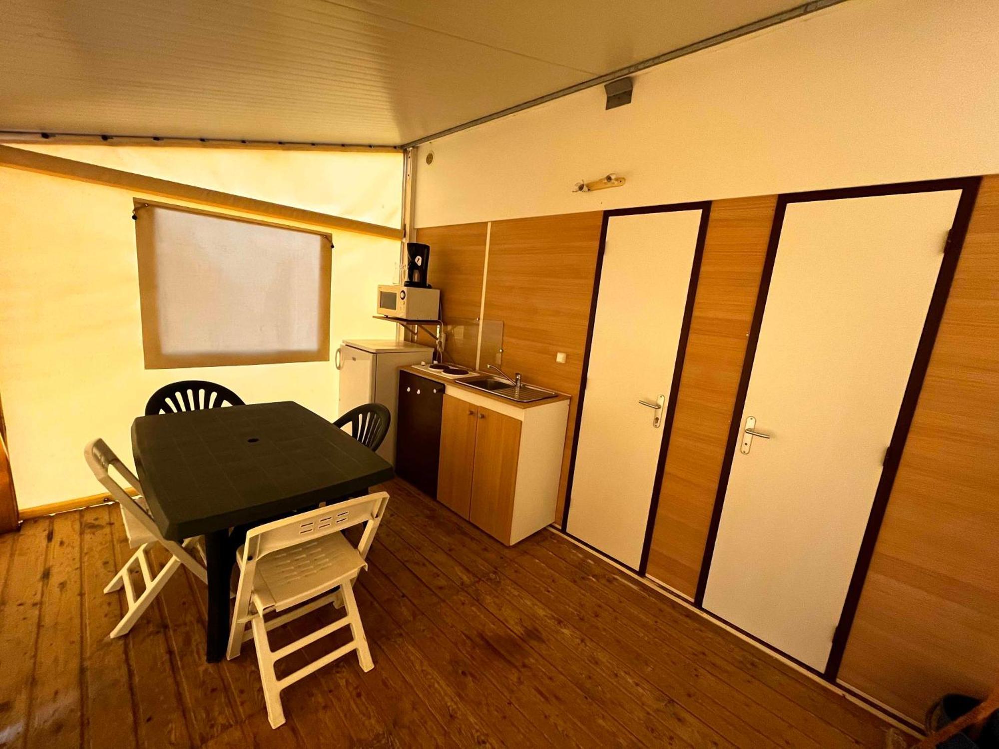 Camping Paradis Family Les Rives De L'Herault Gignac  Kamer foto